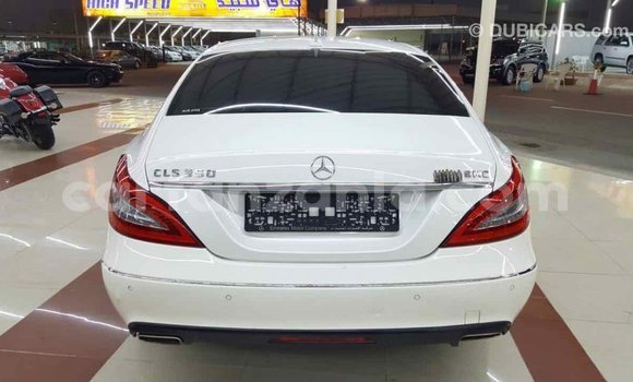 Nunua Imported Mercedes‒Benz 190 (W201) Nyeupe Gari ndani ya Import - Dubai nchini Arusha Nunua Imported Mercedes‒Benz 190 (W201) Nyeupe Gari ndani ya Import - Dubai nchini Arusha