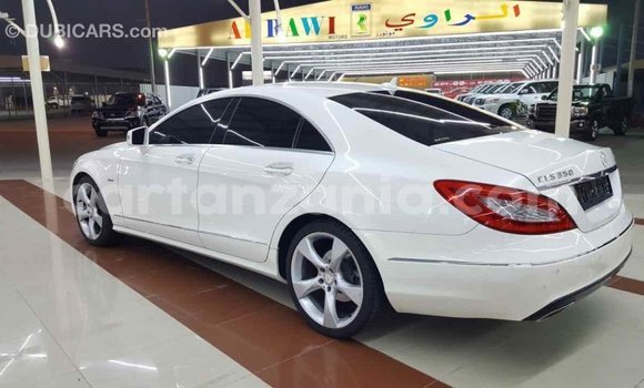 Nunua Imported Mercedes‒Benz 190 (W201) Nyeupe Gari ndani ya Import - Dubai nchini Arusha Nunua Imported Mercedes‒Benz 190 (W201) Nyeupe Gari ndani ya Import - Dubai nchini Arusha