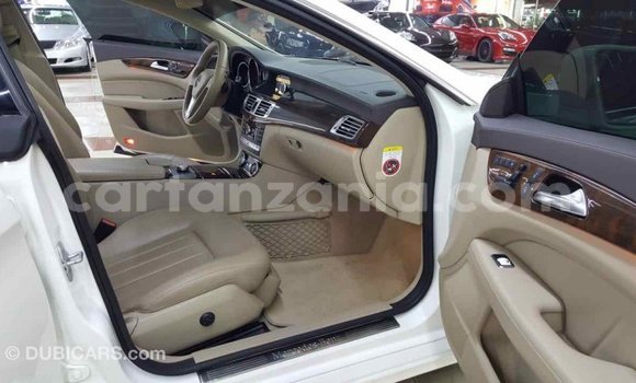 Nunua Imported Mercedes‒Benz 190 (W201) Nyeupe Gari ndani ya Import - Dubai nchini Arusha Nunua Imported Mercedes‒Benz 190 (W201) Nyeupe Gari ndani ya Import - Dubai nchini Arusha