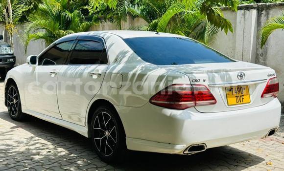Nunua Ilio tumika Toyota Crown Nyeupe Gari ndani ya Dar es Salaam nchini Dar es Salaam Nunua Ilio tumika Toyota Crown Nyeupe Gari ndani ya Dar es Salaam nchini Dar es Salaam