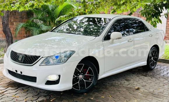 Nunua Ilio tumika Toyota Crown Nyeupe Gari ndani ya Dar es Salaam nchini Dar es Salaam Nunua Ilio tumika Toyota Crown Nyeupe Gari ndani ya Dar es Salaam nchini Dar es Salaam