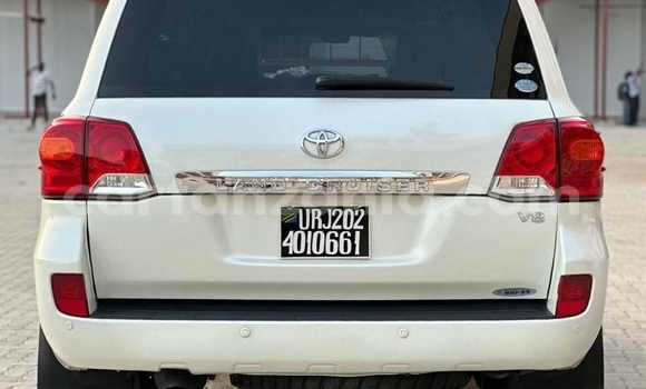 Buy Import Toyota Land Cruiser White Car in Dar es Salaam in Dar es Salaam Buy Import Toyota Land Cruiser White Car in Dar es Salaam in Dar es Salaam