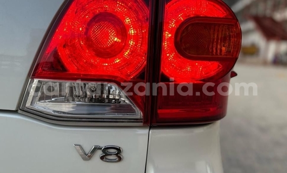 Buy Import Toyota Land Cruiser White Car in Dar es Salaam in Dar es Salaam Buy Import Toyota Land Cruiser White Car in Dar es Salaam in Dar es Salaam