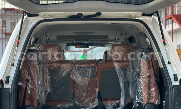 Buy Import Toyota Land Cruiser White Car in Dar es Salaam in Dar es Salaam Buy Import Toyota Land Cruiser White Car in Dar es Salaam in Dar es Salaam