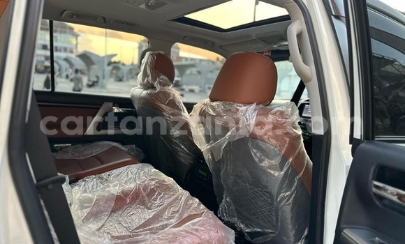 Buy Import Toyota Land Cruiser White Car in Dar es Salaam in Dar es Salaam Buy Import Toyota Land Cruiser White Car in Dar es Salaam in Dar es Salaam