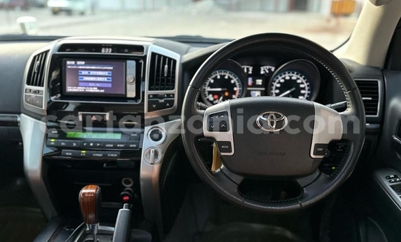 Buy Import Toyota Land Cruiser White Car in Dar es Salaam in Dar es Salaam Buy Import Toyota Land Cruiser White Car in Dar es Salaam in Dar es Salaam