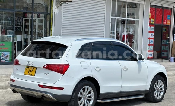 Nunua Ilio tumika Audi Q5 Nyeupe Gari ndani ya Dar es Salaam nchini Dar es Salaam