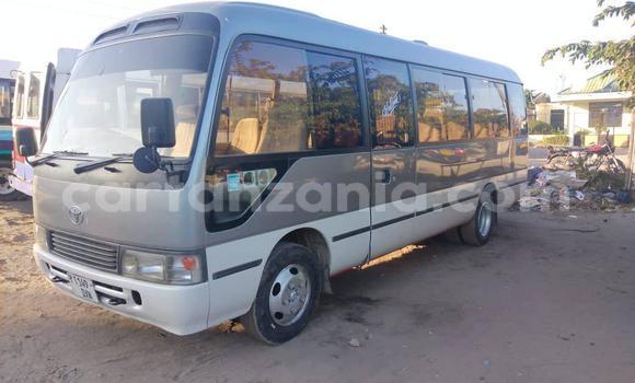 Nunua Ilio tumika Toyota Coaster Nyingine Gari ndani ya Dar es Salaam nchini Dar es Salaam Nunua Ilio tumika Toyota Coaster Nyingine Gari ndani ya Dar es Salaam nchini Dar es Salaam