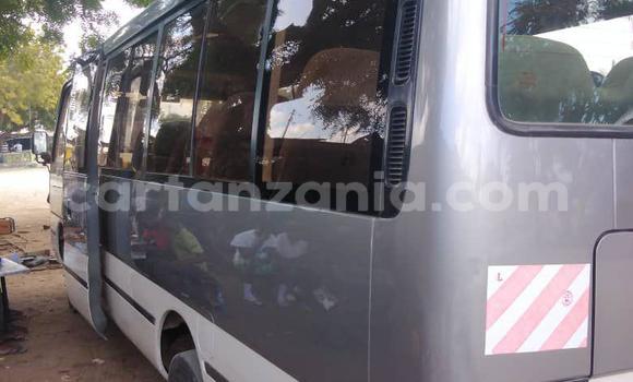 Nunua Ilio tumika Toyota Coaster Nyingine Gari ndani ya Dar es Salaam nchini Dar es Salaam Nunua Ilio tumika Toyota Coaster Nyingine Gari ndani ya Dar es Salaam nchini Dar es Salaam