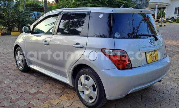Buy Used Toyota IST Silver Car in Dar es Salaam in Dar es Salaam