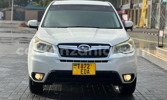 Nunua Ilio tumika Subaru Forester Nyeupe Gari ndani ya Dar es Salaam nchini Dar es Salaam