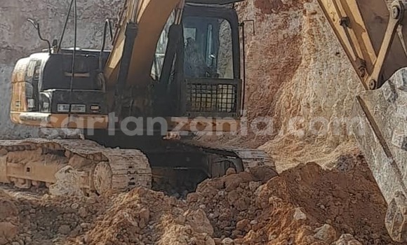 Buy Used Caterpillar 120 Other Truck in Dar es Salaam in Dar es Salaam Buy Used Caterpillar 120 Other Truck in Dar es Salaam in Dar es Salaam
