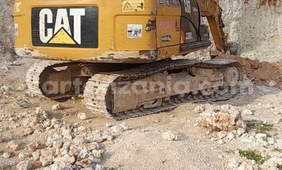 Buy Used Caterpillar 120 Other Truck in Dar es Salaam in Dar es Salaam Buy Used Caterpillar 120 Other Truck in Dar es Salaam in Dar es Salaam
