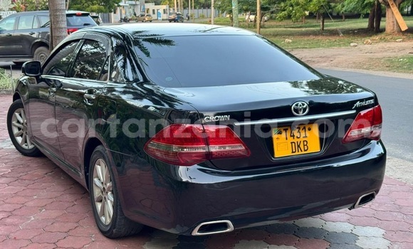 Nunua Ilio tumika Toyota Crown Nyeusi Gari ndani ya Ilala nchini Dar es Salaam Nunua Ilio tumika Toyota Crown Nyeusi Gari ndani ya Ilala nchini Dar es Salaam