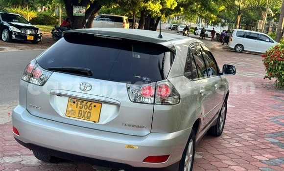 Nunua Ilio tumika Toyota Harrier Nyeusi Gari ndani ya Ilala nchini Dar es Salaam Nunua Ilio tumika Toyota Harrier Nyeusi Gari ndani ya Ilala nchini Dar es Salaam