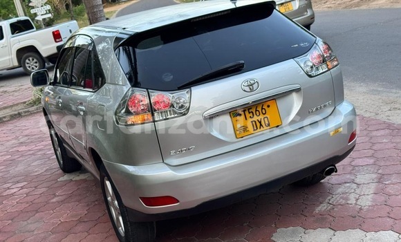 Nunua Ilio tumika Toyota Harrier Nyeusi Gari ndani ya Ilala nchini Dar es Salaam Nunua Ilio tumika Toyota Harrier Nyeusi Gari ndani ya Ilala nchini Dar es Salaam