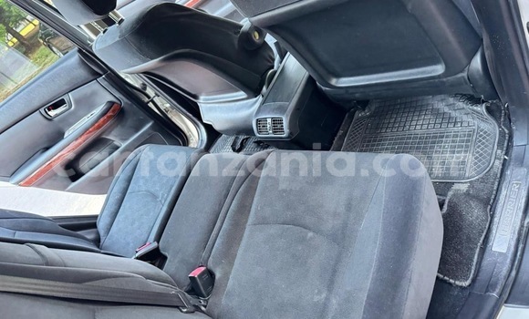 Nunua Ilio tumika Toyota Harrier Nyeusi Gari ndani ya Ilala nchini Dar es Salaam Nunua Ilio tumika Toyota Harrier Nyeusi Gari ndani ya Ilala nchini Dar es Salaam