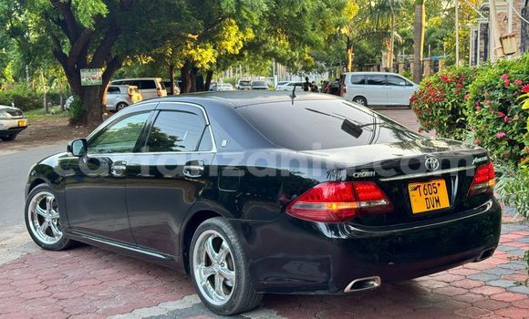Nunua Ilio tumika Toyota Crown Nyeusi Gari ndani ya Ilala nchini Dar es Salaam Nunua Ilio tumika Toyota Crown Nyeusi Gari ndani ya Ilala nchini Dar es Salaam