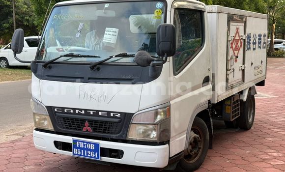 Buy Used Mitsubishi Chariot White Car in Ilala in Dar es Salaam Buy Used Mitsubishi Chariot White Car in Ilala in Dar es Salaam