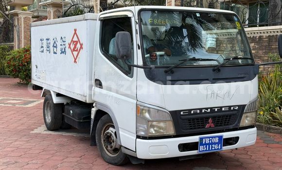 Buy Used Mitsubishi Chariot White Car in Ilala in Dar es Salaam Buy Used Mitsubishi Chariot White Car in Ilala in Dar es Salaam