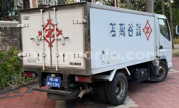 Buy Used Mitsubishi Chariot White Car in Ilala in Dar es Salaam Buy Used Mitsubishi Chariot White Car in Ilala in Dar es Salaam