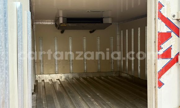 Buy Used Mitsubishi Chariot White Car in Ilala in Dar es Salaam Buy Used Mitsubishi Chariot White Car in Ilala in Dar es Salaam