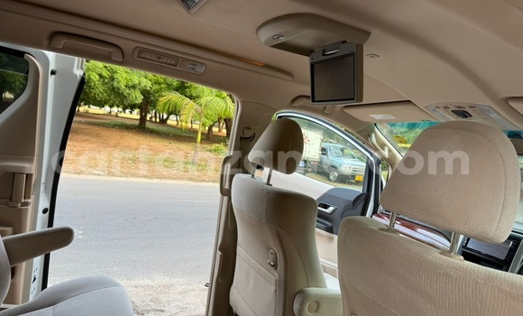 Buy Used Toyota Alphard White Car in Ilala in Dar es Salaam Buy Used Toyota Alphard White Car in Ilala in Dar es Salaam