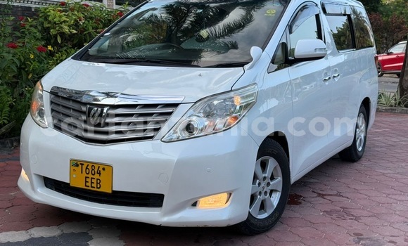Buy Used Toyota Alphard White Car in Ilala in Dar es Salaam Buy Used Toyota Alphard White Car in Ilala in Dar es Salaam