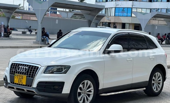 Nunua Ilio tumika Audi Q5 Nyeupe Gari ndani ya Ilala nchini Dar es Salaam Nunua Ilio tumika Audi Q5 Nyeupe Gari ndani ya Ilala nchini Dar es Salaam