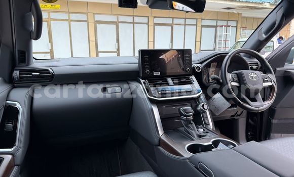 Nunua Imported Toyota Land Cruiser Nyeusi Gari ndani ya Dar es Salaam nchini Dar es Salaam Nunua Imported Toyota Land Cruiser Nyeusi Gari ndani ya Dar es Salaam nchini Dar es Salaam