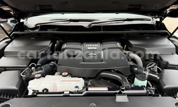 Nunua Imported Toyota Land Cruiser Nyeusi Gari ndani ya Dar es Salaam nchini Dar es Salaam Nunua Imported Toyota Land Cruiser Nyeusi Gari ndani ya Dar es Salaam nchini Dar es Salaam