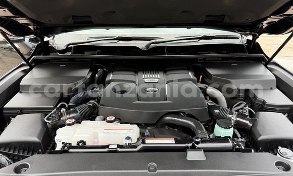 Nunua Imported Toyota Land Cruiser Nyeusi Gari ndani ya Dar es Salaam nchini Dar es Salaam Nunua Imported Toyota Land Cruiser Nyeusi Gari ndani ya Dar es Salaam nchini Dar es Salaam