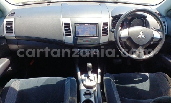 Nunua Imported Mitsubishi Outlander Nyeupe Gari ndani ya Dar es Salaam nchini Dar es Salaam Nunua Imported Mitsubishi Outlander Nyeupe Gari ndani ya Dar es Salaam nchini Dar es Salaam