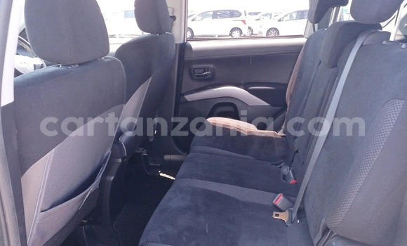 Nunua Imported Mitsubishi Outlander Nyeupe Gari ndani ya Dar es Salaam nchini Dar es Salaam Nunua Imported Mitsubishi Outlander Nyeupe Gari ndani ya Dar es Salaam nchini Dar es Salaam