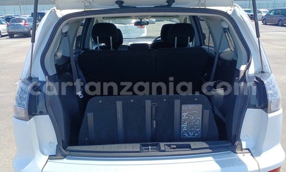 Nunua Imported Mitsubishi Outlander Nyeupe Gari ndani ya Dar es Salaam nchini Dar es Salaam Nunua Imported Mitsubishi Outlander Nyeupe Gari ndani ya Dar es Salaam nchini Dar es Salaam