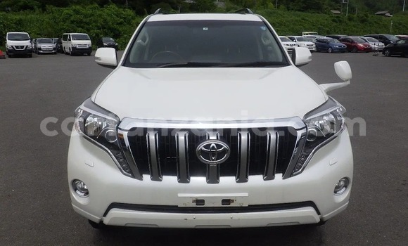 Nunua Imported Toyota Land Cruiser Prado Nyeupe Gari ndani ya Dar es Salaam nchini Dar es Salaam Nunua Imported Toyota Land Cruiser Prado Nyeupe Gari ndani ya Dar es Salaam nchini Dar es Salaam