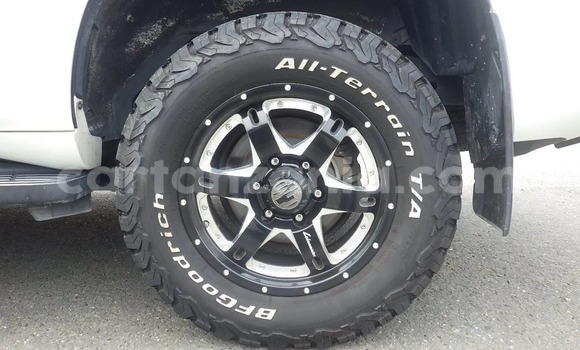 Nunua Imported Toyota Land Cruiser Prado Nyeupe Gari ndani ya Dar es Salaam nchini Dar es Salaam Nunua Imported Toyota Land Cruiser Prado Nyeupe Gari ndani ya Dar es Salaam nchini Dar es Salaam