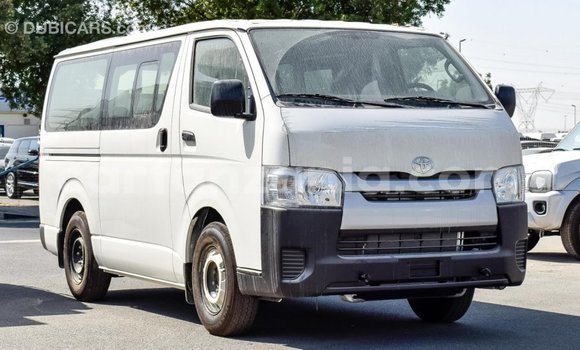 Buy Import Toyota Hiace White Car in Import - Dubai in Arusha Buy Import Toyota Hiace White Car in Import - Dubai in Arusha
