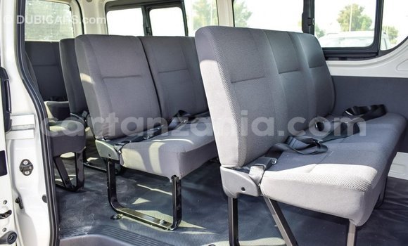 Buy Import Toyota Hiace White Car in Import - Dubai in Arusha Buy Import Toyota Hiace White Car in Import - Dubai in Arusha