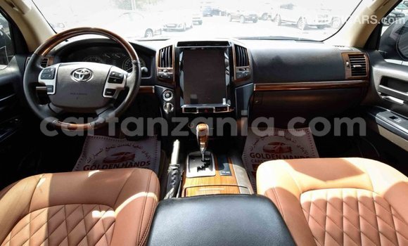 Nunua Imported Toyota Land Cruiser Nyeusi Gari ndani ya Import - Dubai nchini Arusha Nunua Imported Toyota Land Cruiser Nyeusi Gari ndani ya Import - Dubai nchini Arusha