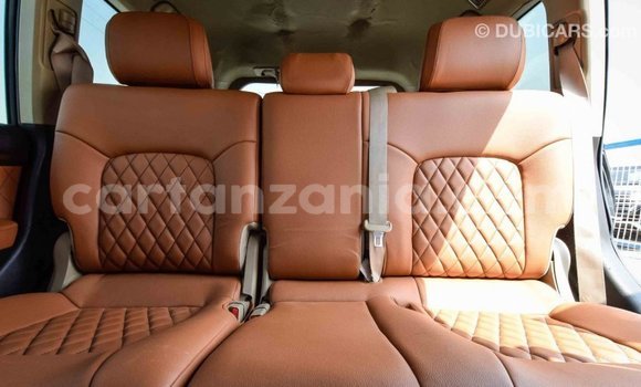 Nunua Imported Toyota Land Cruiser Nyeusi Gari ndani ya Import - Dubai nchini Arusha Nunua Imported Toyota Land Cruiser Nyeusi Gari ndani ya Import - Dubai nchini Arusha