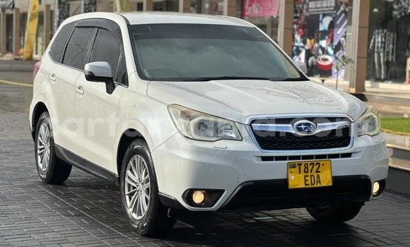 Nunua Ilio tumika Subaru Forester Nyeupe Gari ndani ya Dar es Salaam nchini Dar es Salaam