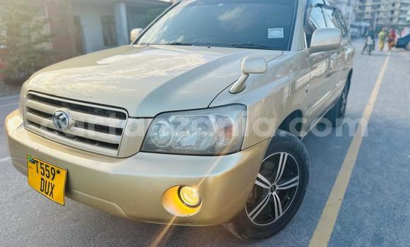 Buy Used Toyota Kluger Green Car in Dar es Salaam in Dar es Salaam