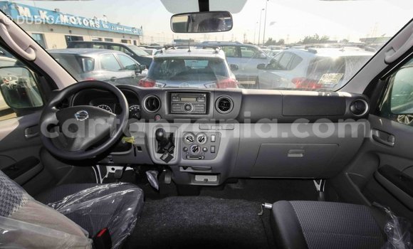 Buy Import Nissan Evalia White Truck in Import - Dubai in Arusha Buy Import Nissan Evalia White Truck in Import - Dubai in Arusha