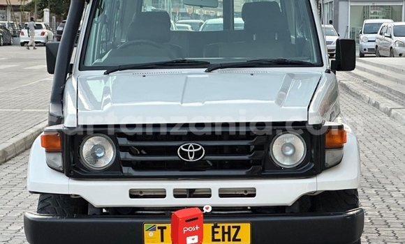 Buy Used Toyota Land Cruiser White Car in Dar es Salaam in Dar es Salaam Buy Used Toyota Land Cruiser White Car in Dar es Salaam in Dar es Salaam