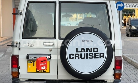 Buy Used Toyota Land Cruiser White Car in Dar es Salaam in Dar es Salaam Buy Used Toyota Land Cruiser White Car in Dar es Salaam in Dar es Salaam