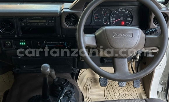 Buy Used Toyota Land Cruiser White Car in Dar es Salaam in Dar es Salaam Buy Used Toyota Land Cruiser White Car in Dar es Salaam in Dar es Salaam