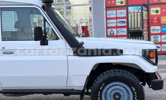 Buy Used Toyota Land Cruiser White Car in Dar es Salaam in Dar es Salaam Buy Used Toyota Land Cruiser White Car in Dar es Salaam in Dar es Salaam