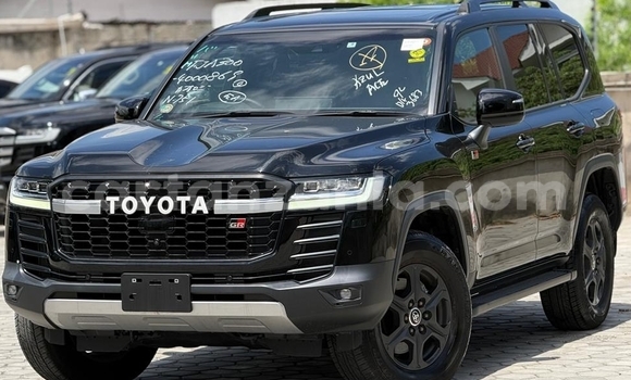 Nunua Imported Toyota Land Cruiser Nyeusi Gari ndani ya Dar es Salaam nchini Dar es Salaam Nunua Imported Toyota Land Cruiser Nyeusi Gari ndani ya Dar es Salaam nchini Dar es Salaam