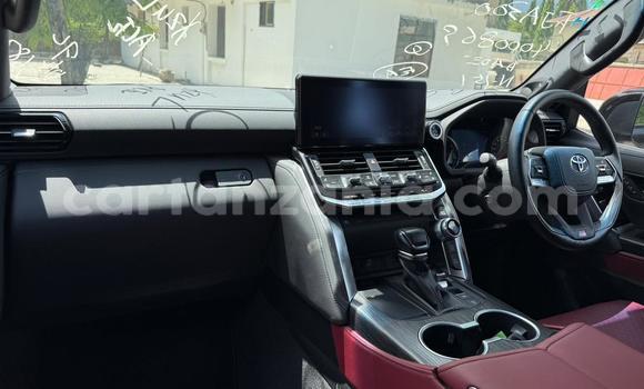 Nunua Imported Toyota Land Cruiser Nyeusi Gari ndani ya Dar es Salaam nchini Dar es Salaam Nunua Imported Toyota Land Cruiser Nyeusi Gari ndani ya Dar es Salaam nchini Dar es Salaam